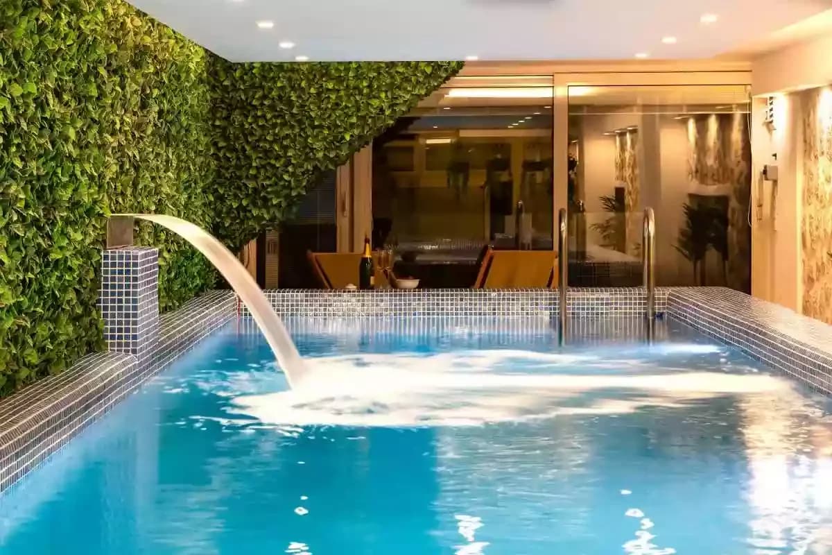 Suit La Mer Deluxe 37