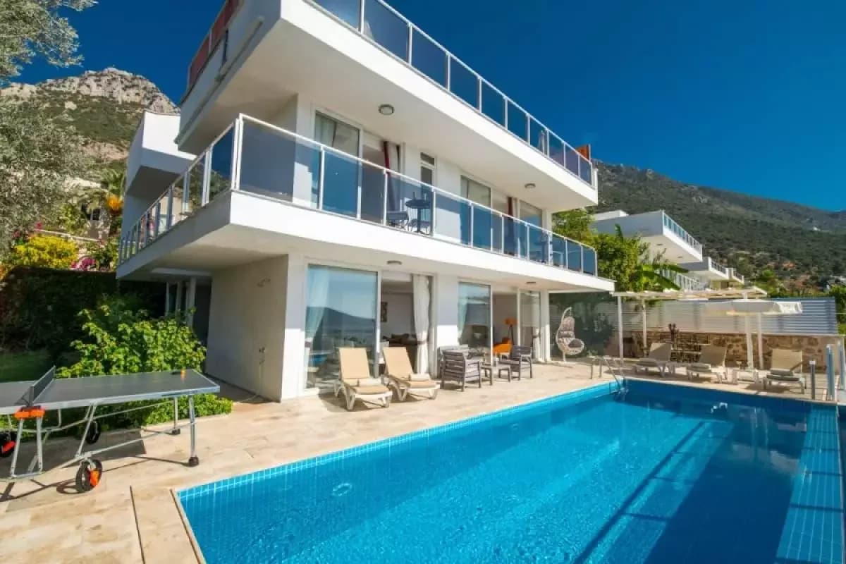 Villa Lumiere 3 1