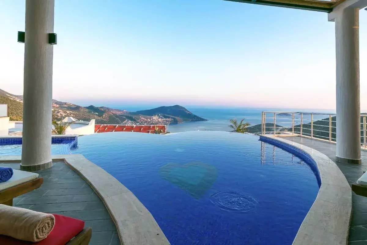 Villa Stone Heart 1