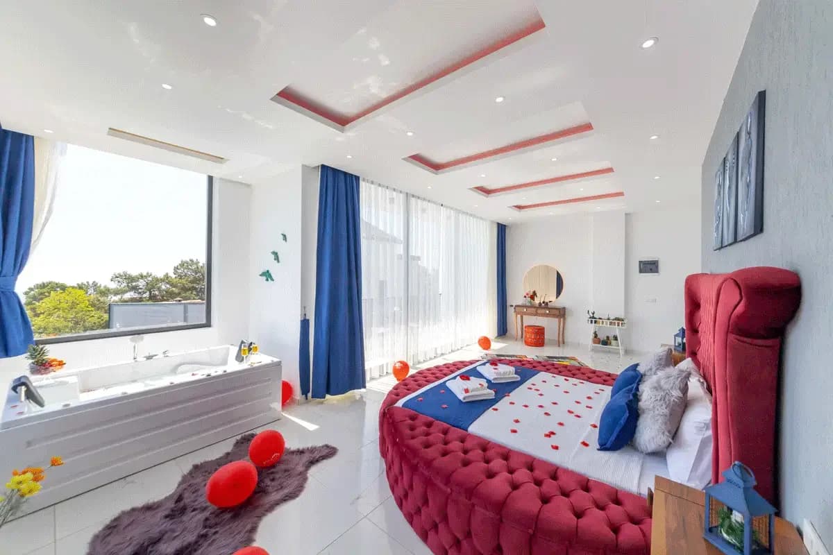 Villa Sister 12