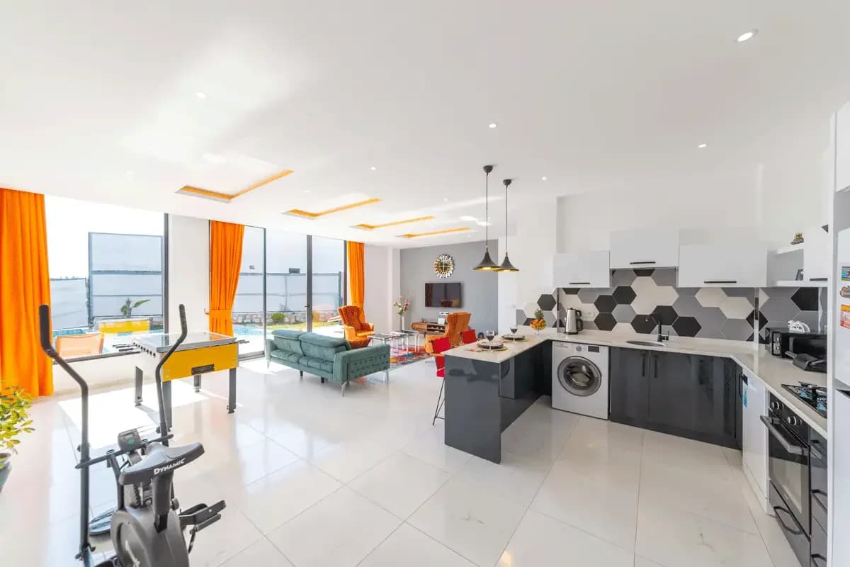 Villa Sister 27