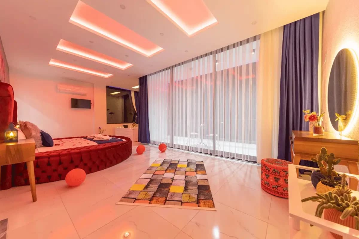 Villa Sister 33