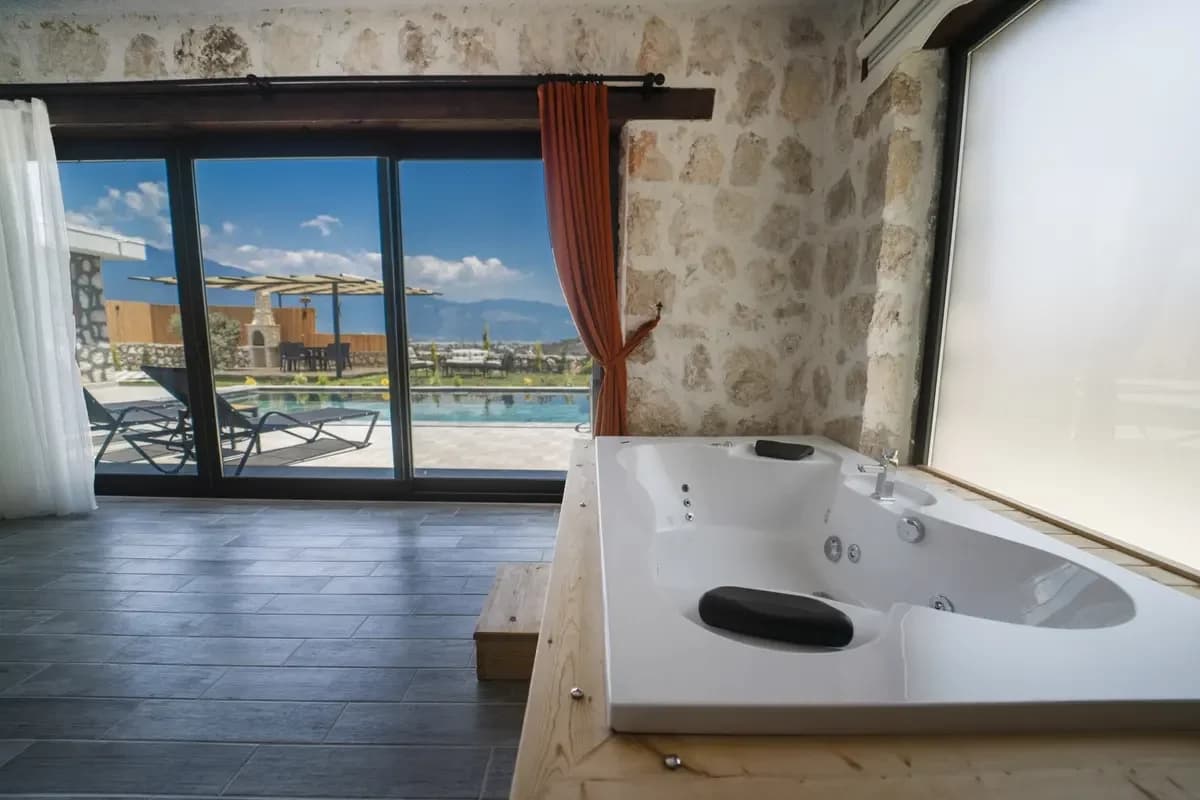 Villa Rose 50