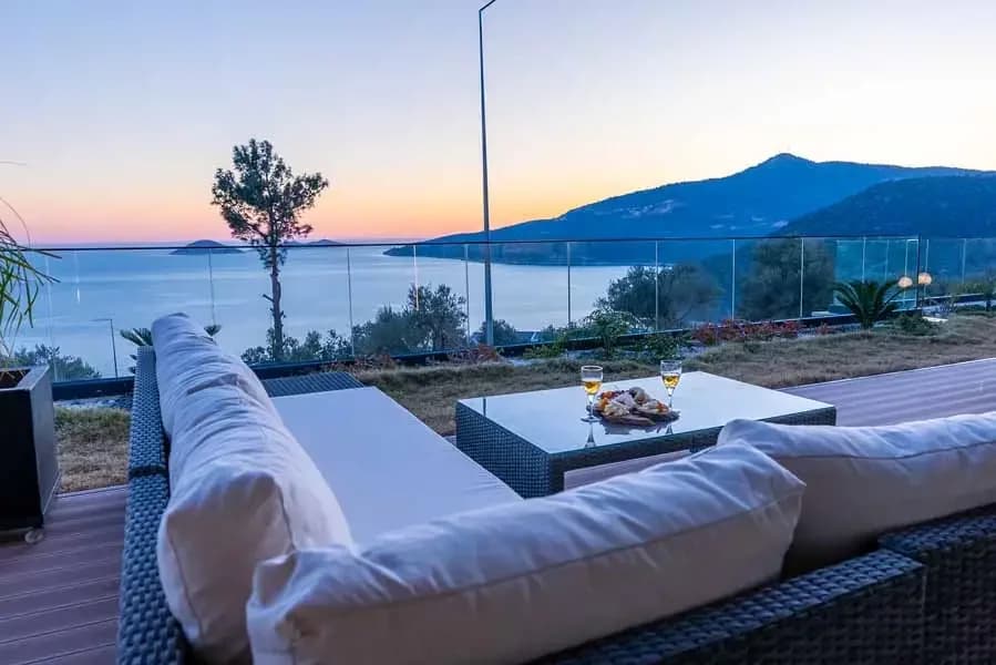 Villa Safran Flower 14