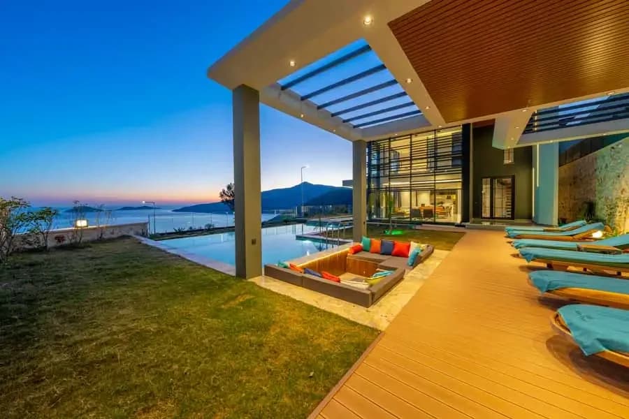Villa Safran Flower 6