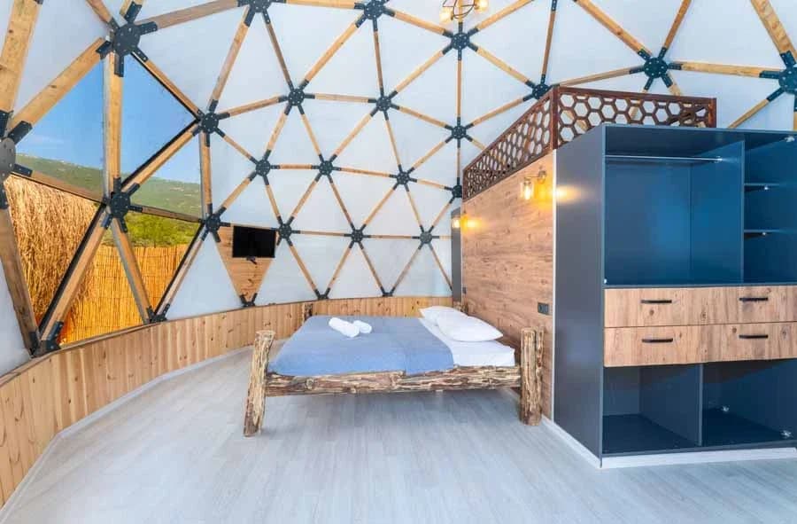 King Dome C 3 44