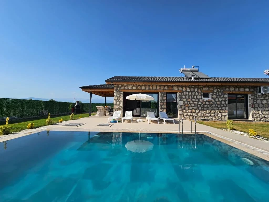 Villa Uca Royal 2 4