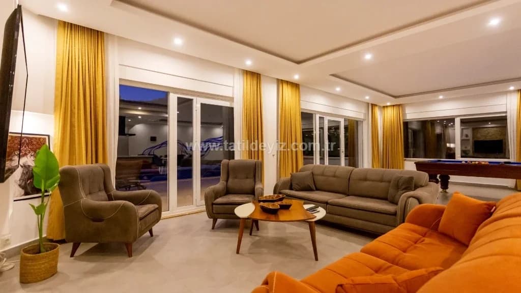 Villa Health 83