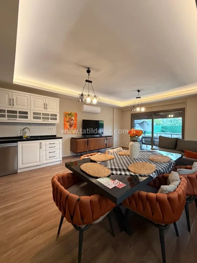 Villa Sloths 15
