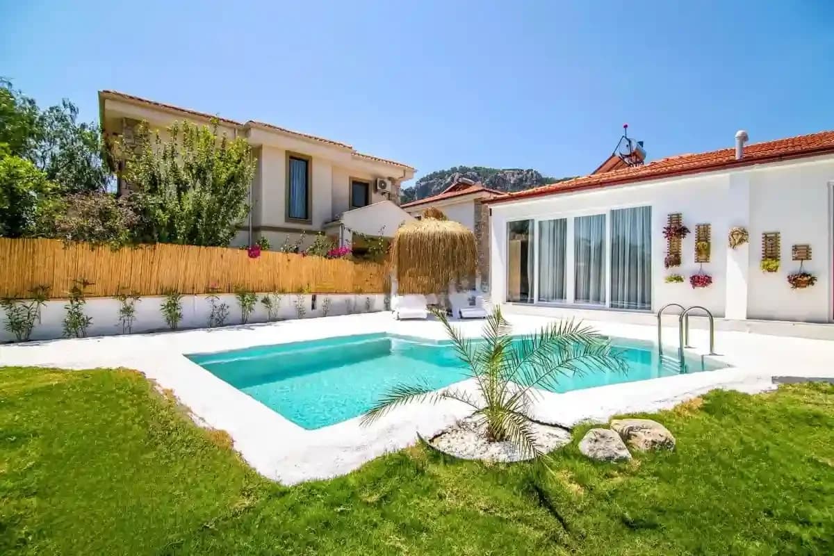 Villa Sunny Garden 1 2